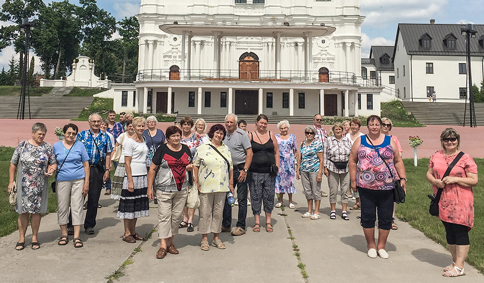 Alojas novada seniori iepazīst Latgali