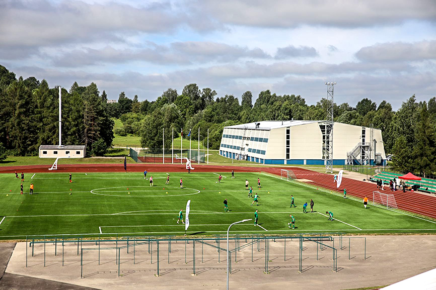 Atklāts Valsts robežsardzes koledžas atjaunotais stadions (Latgale)