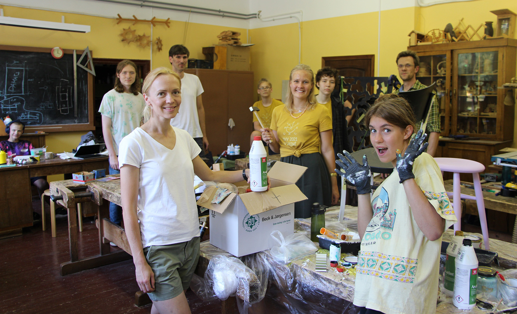 Saulgriežu vasaras vidusskolas nometnē Viļķenē vairo labestību un piederības sajūtu Latvijai