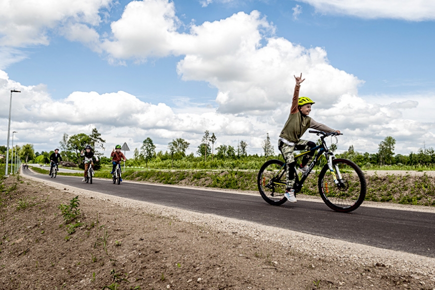 Jauna infrastruktūra gājējiem un velosipēdistiem no Cēsīm līdz pagriezienam uz Līviem (Vidzeme)