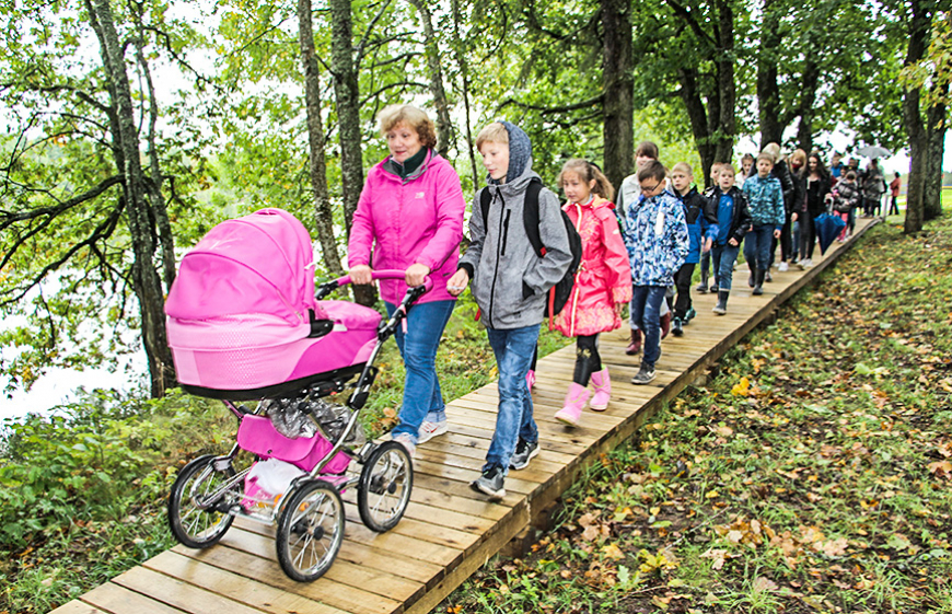 Ungurpils parkā tagad ratiņtrase un dabas zinību klase