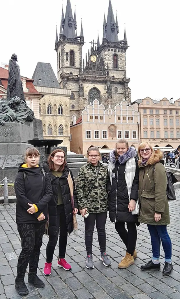 Limbažu mūzikas skolas akordeonistēm panākumi konkursā Prāgā