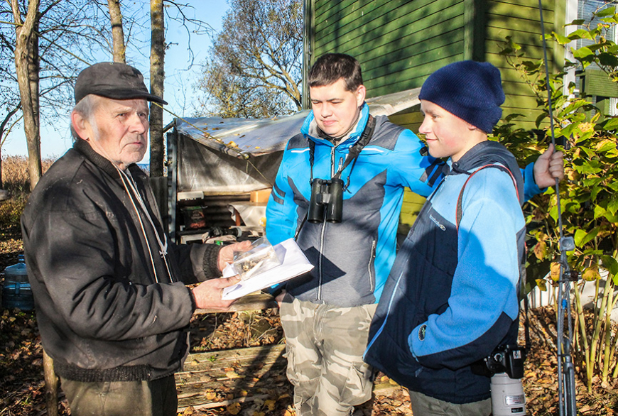 Salacgrīvas pagasta «Lauteros» putnu gredzenotājiem veicas