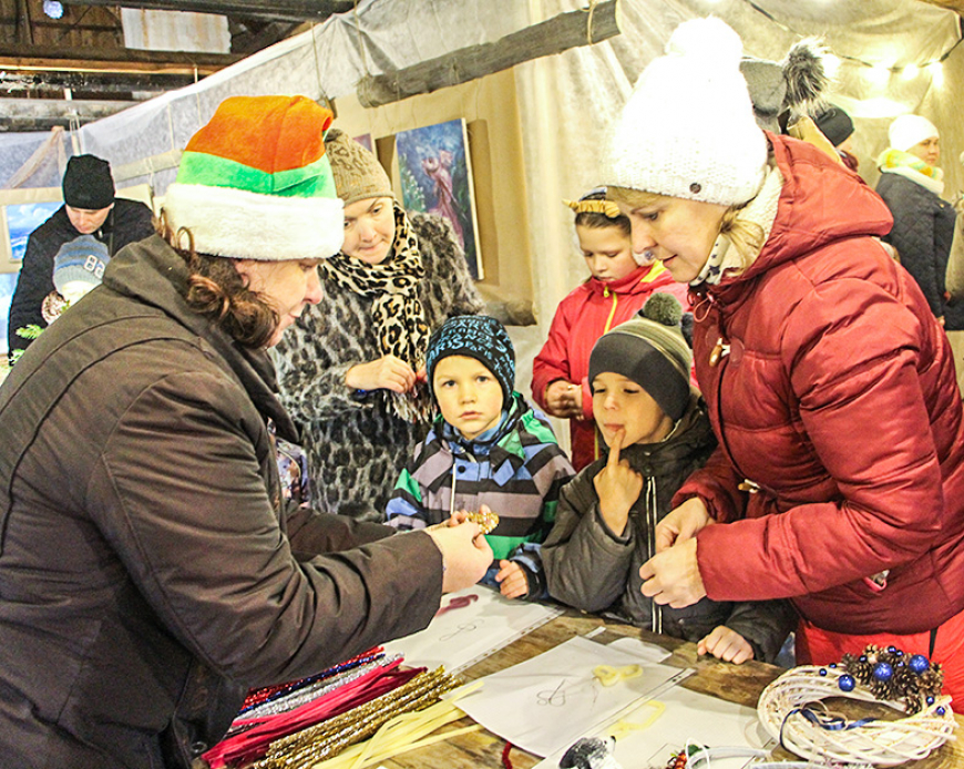 Salacgrīviešus pulcē pirmais Ziemassvētku ciematiņš