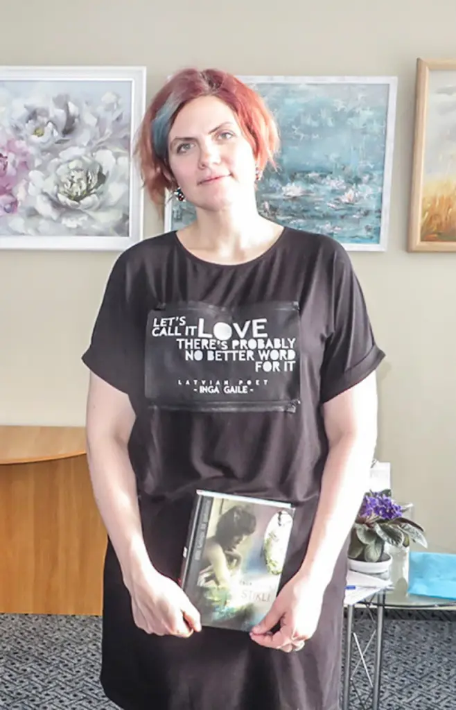 Staiceles bibliotēkā viesojas literāte Inga Gaile