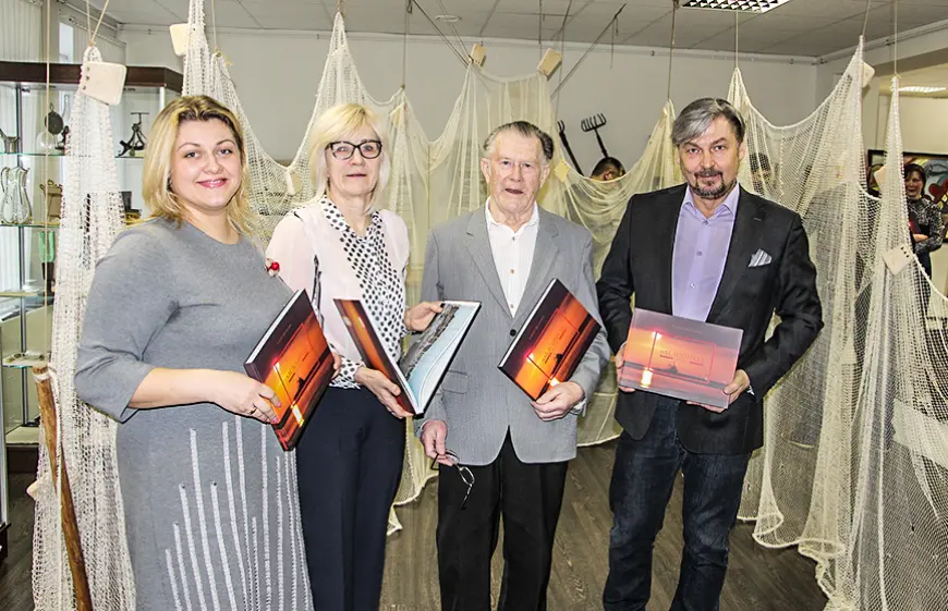 Ar novada fotoalbumu godina Salacgrīvu 90 gadu jubilejā