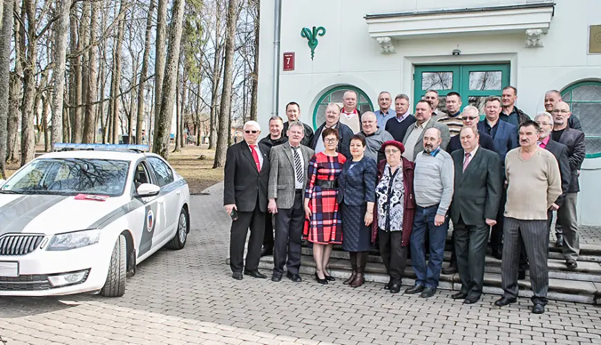 Ceļu policijas gadadienā kopā pulcējas kādreizējie autoinspektori