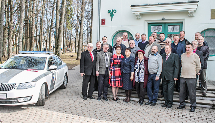 Ceļu policijas gadadienā kopā pulcējas kādreizējie autoinspektori