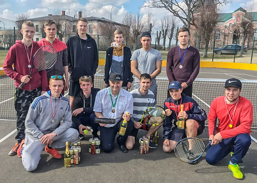 Pociemā dots starts tenisa čempionātam