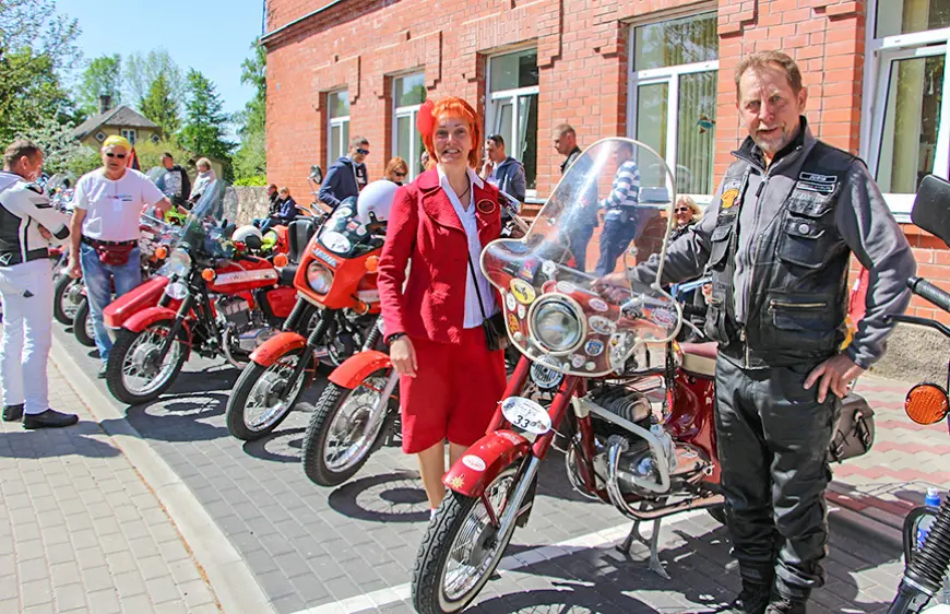 Mūspusē pulcējās motocikla «Jawa» draugi