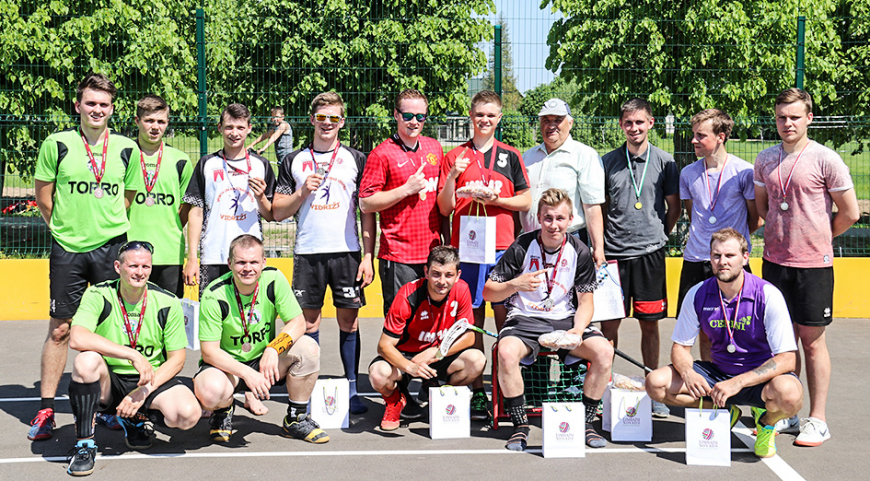 Pociemā dots starts florbola čempionātam
