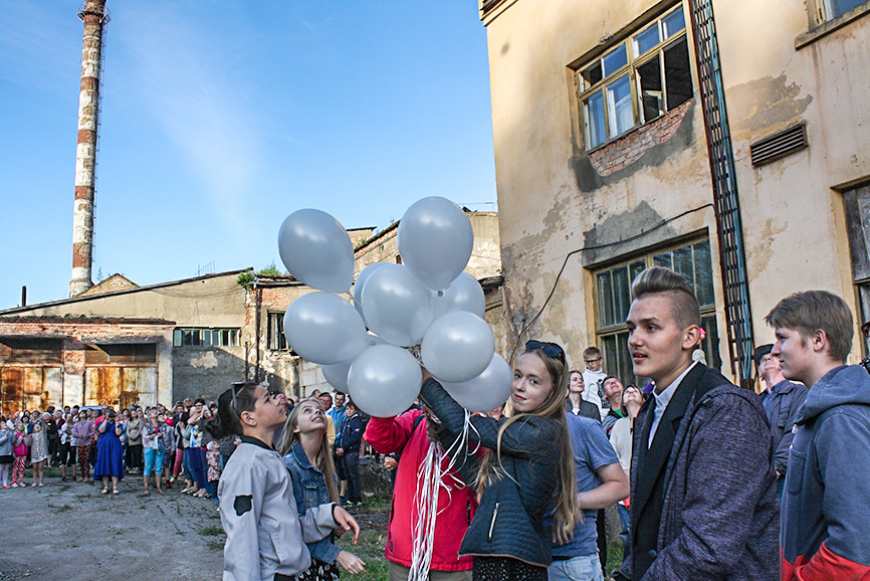 Tikšanās prieks, arī skumjas Staiceles šūpulī – papīrfabrikā