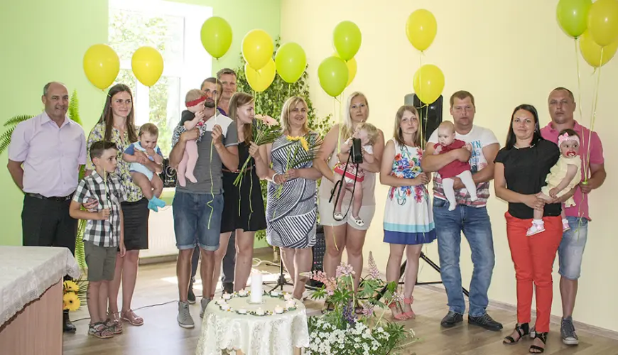 Limbažu pagastā sumina jaunos iedzīvotājus