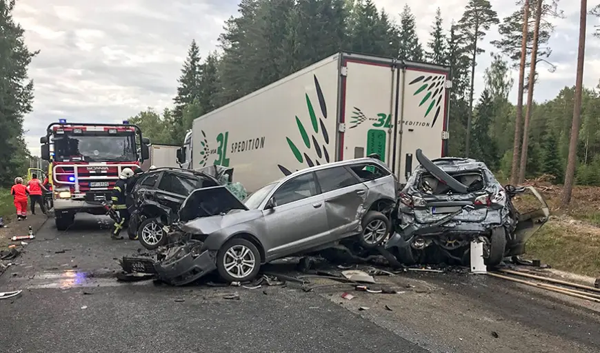 Piecu auto avārijā pie Oltūžiem bojā iet autovadītājs