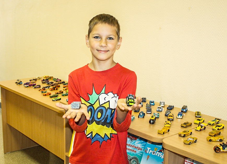 Bērnu literatūras centrā Limbažos «Hot Wheels» mašīnu izstāde