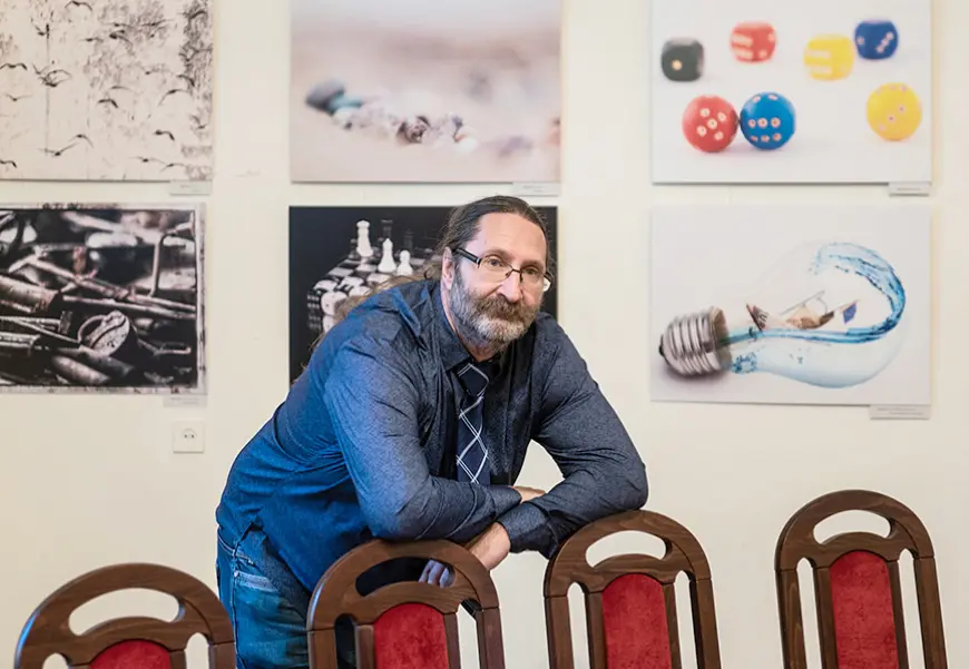 Arī vidrižnieka darbi mūsu valstij veltītā fotoizstādē Lietuvā