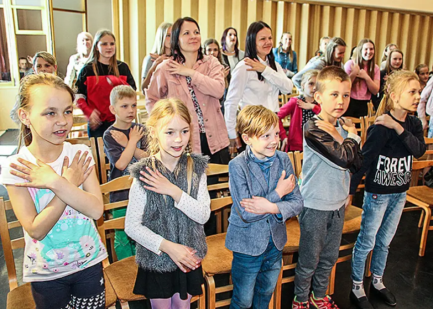 Noslēdzies konkurss «Saule vija zelta rotu»