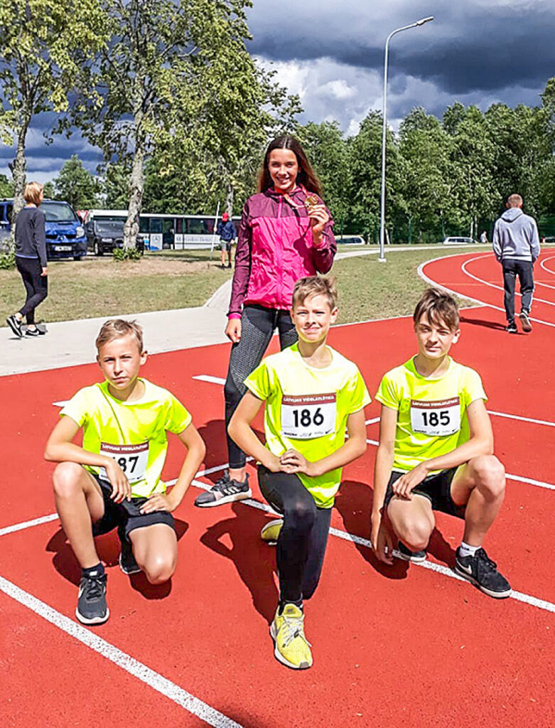Marta Kociņa kļūst par Latvijas U-14 čempioni šķēpa mešanā