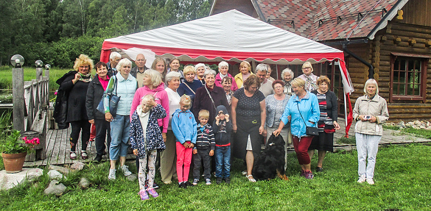 Pāles un Ārciema pensionāri iepazīst Raunu
