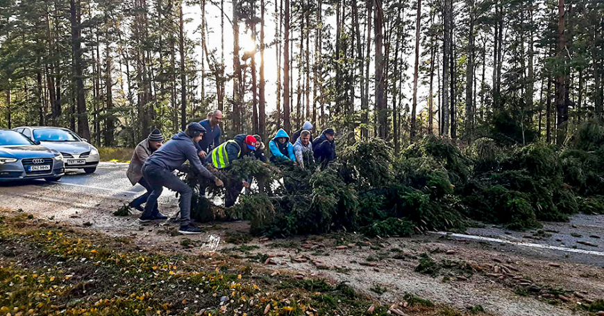 Ciklona Jaroslava radītā vētra atnesa postījumus arī mūspusē