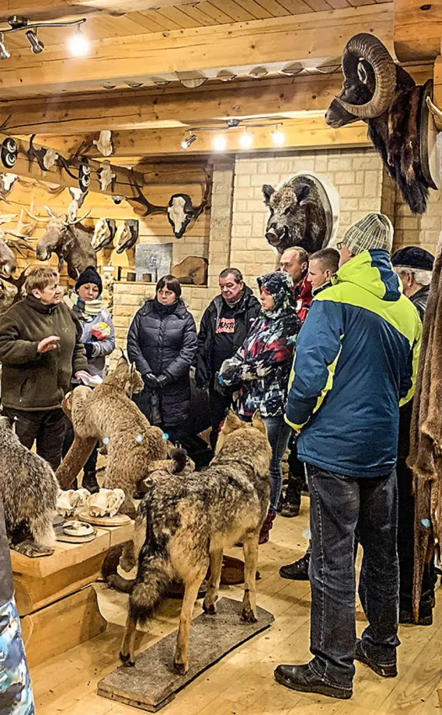 Mednieki iepazina savvaļas dzīvnieku audzēšanu nebrīvē