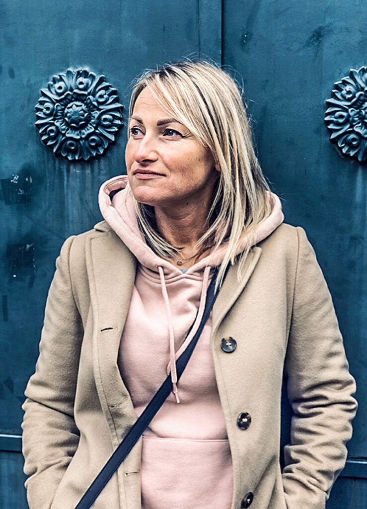 Pilnas slodzes mamma, kura mācījusies Klusuma skolā