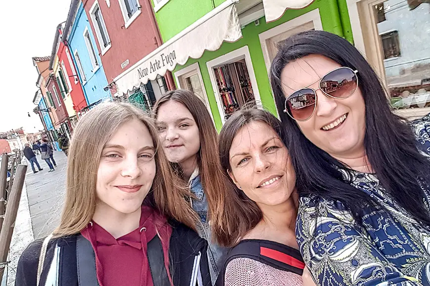 Divas māsas no Latvijas tagad biežāk tiekas Vācijā