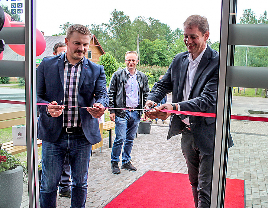 Skultē durvis ver jaunbūvētais multifunkcionālais centrs