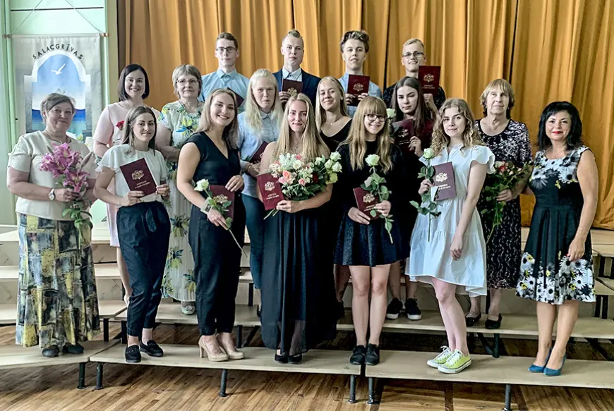 Salacgrīvas vidusskolas absolventiem vēl ieceru piepildījumu