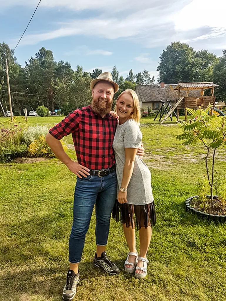 Lēdurdziete Sintija ar «Lauku sētas» rūdījumu