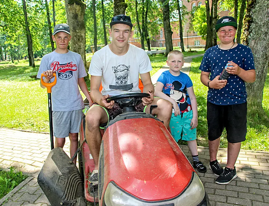 Puikulē pusaudži brīvprātīgi piesakās palīgos pašvaldībai