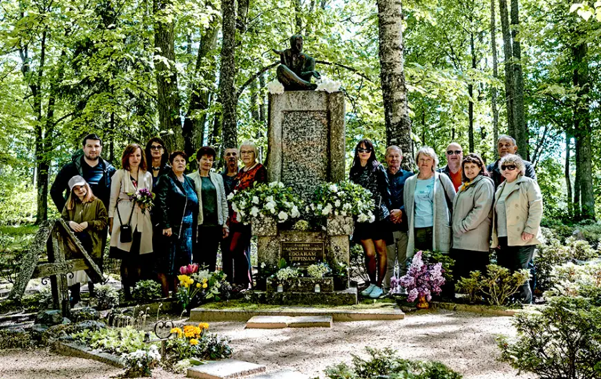 Skultē piemin aktieri Edgaru Liepiņu