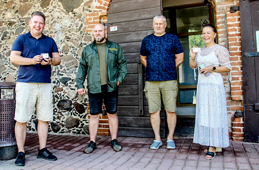 Sabiedriskie vides inspektori saņem apliecības