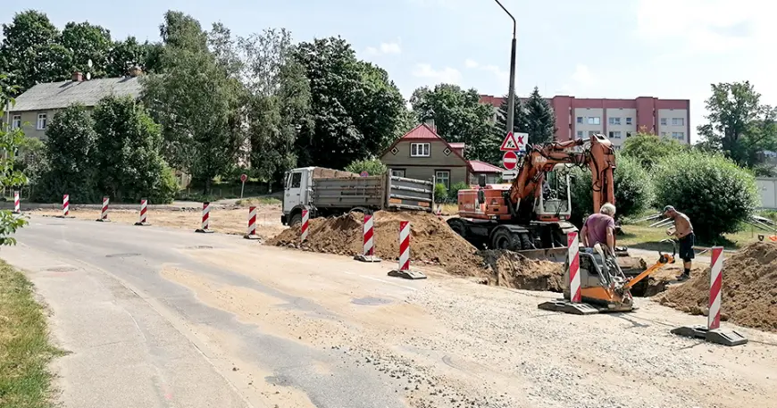 Top aplis Sporta, Ievu un Jūras ielas krustojumā Limbažos