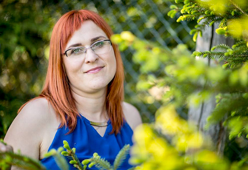Dejotāja un ceļotāja, kura allaž kustībā