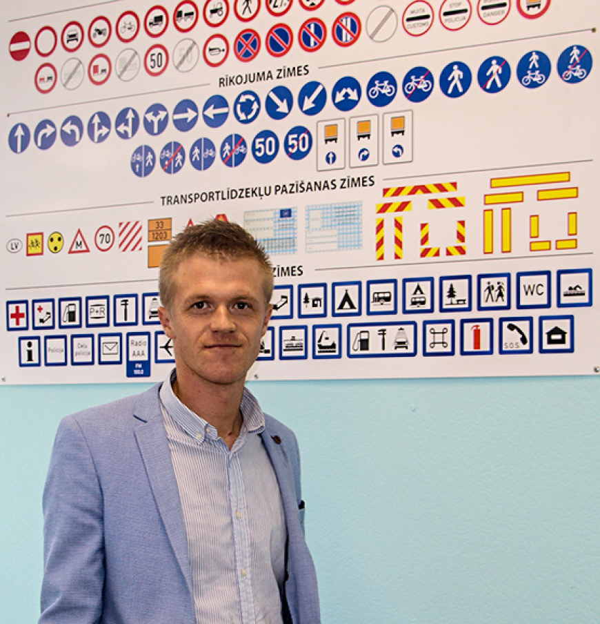 Stingrie noteikumi bremzē autoskolu darbību