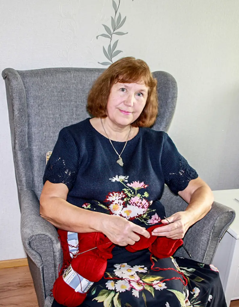 Indras radītās krāšņās vasaras puķes priecē arī ziemā