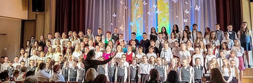 Limbažos koncerts «Tauriņu balsis» rada mazo Dziesmusvētku sajūtu