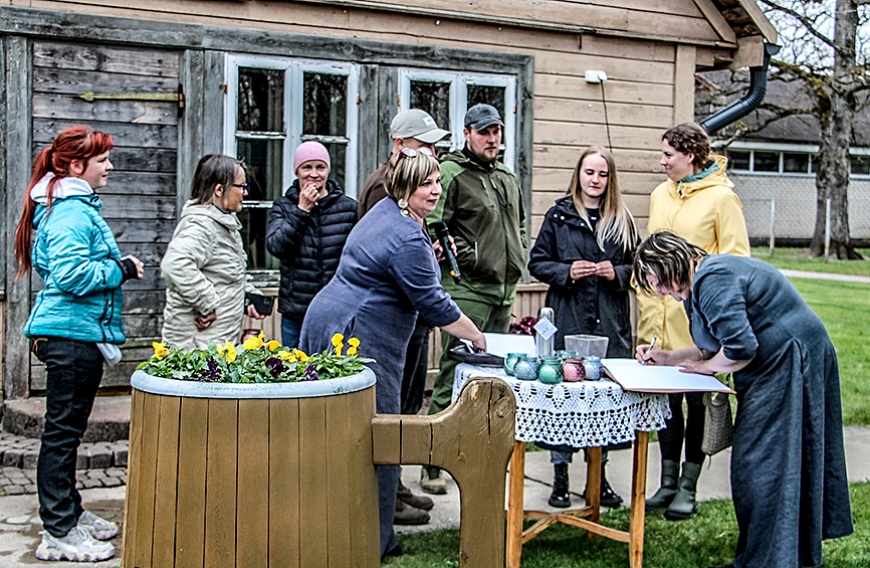 Staicelē «Pivālind» sacīja paldies draugiem par palīdzību grūtā brīdī