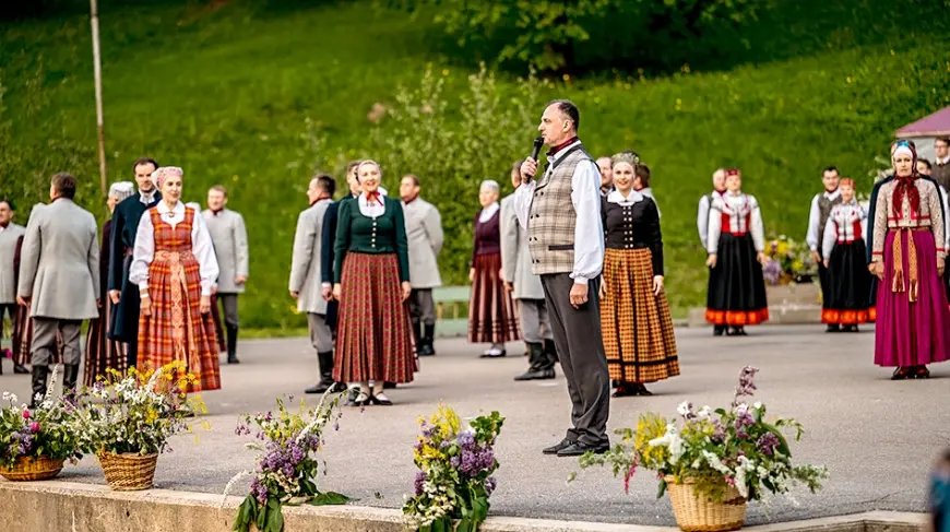 Kolektīvi jau desmito reizi satikās «Jampadrača» deju svētkos