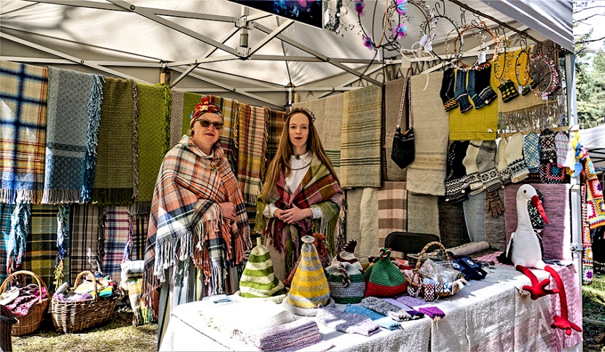 Mūspuses meistari gandarīti par dalību Brīvdabas muzeja gadatirgū