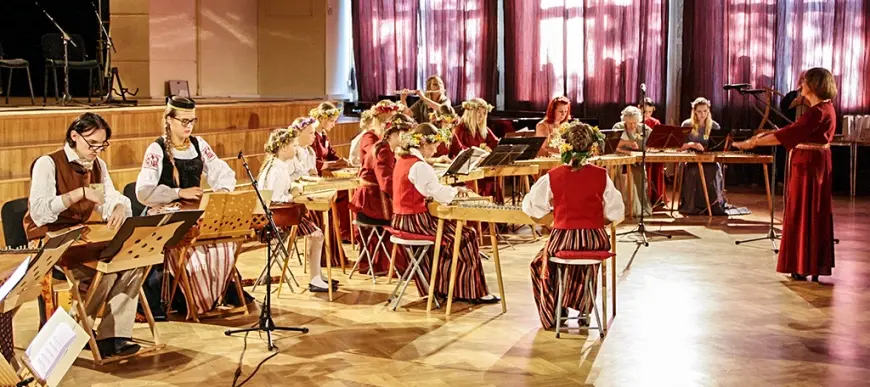Koklei un līdzīgiem instrumentiem veltītais festivāls izceļ un vieno tautu tradīcijas