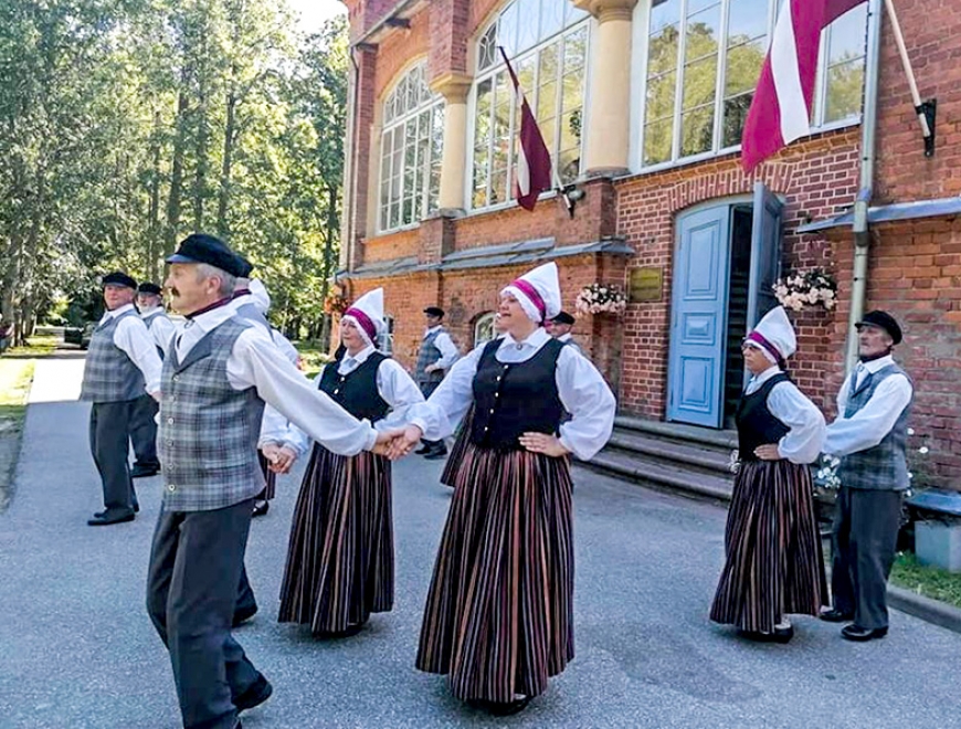 Puikule dižojas ar savu vietu «Limbažu fonda» projektā