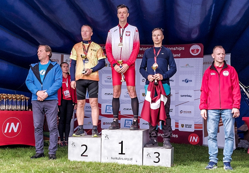 Skultietim bronza pasaules čempionātā nūjošanā