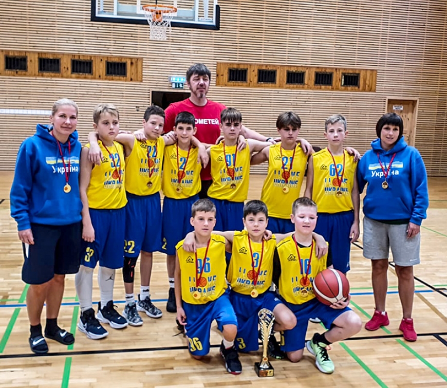 Ukraiņu jaunie basketbolisti no Salacgrīvas uzvar turnīrā Igaunijā