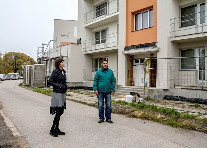Pāles Meldru ielas 1. namā turpinās ilgi gaidītā renovācija