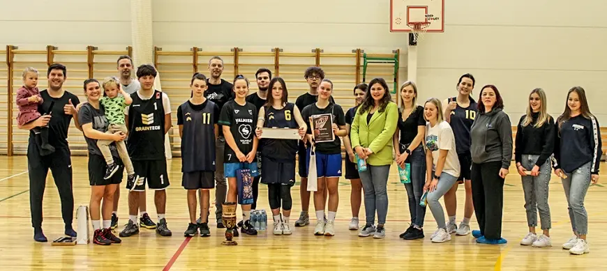 Alojā atkal sarīkots Jura Aruma piemiņas kausa turnīrs basketbolā