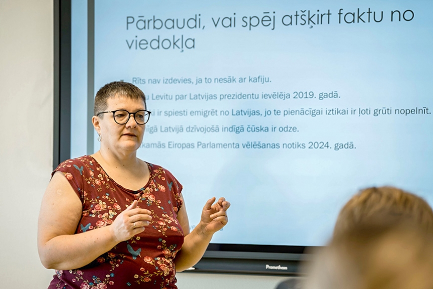 Ir svarīgi ar jauniešiem runāt par medijpratību un uzvedību sociālajos tīklos
