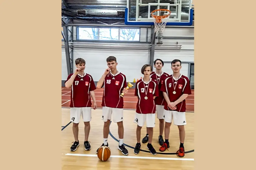 Aizvadītas skolu sacensības basketbolā