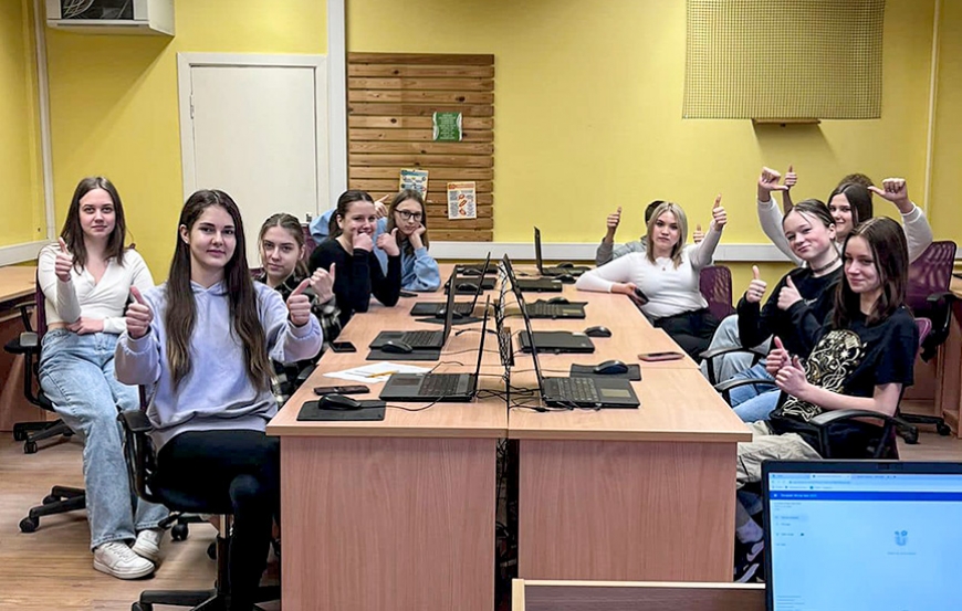 Limbažu vidusskolas astotklasnieki uzvar nacionālajā finanšu pratības viktorīnā